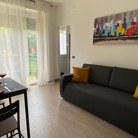Moderno Ed Elegante Loft Con Balcone Apartment Milan Bagian luar foto