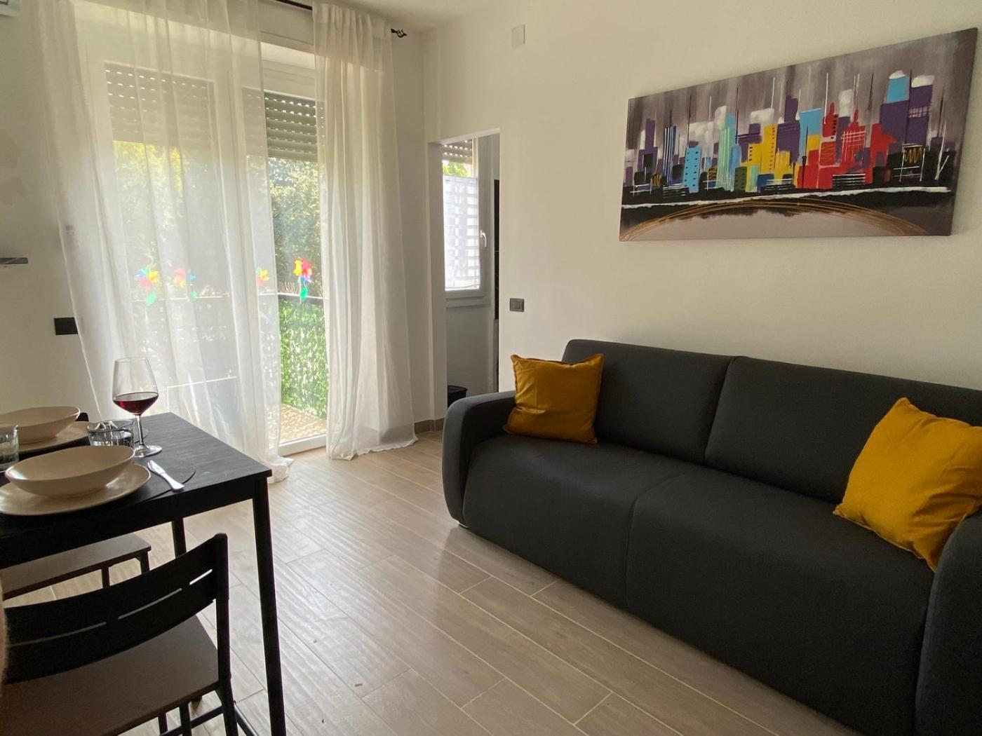 Moderno Ed Elegante Loft Con Balcone Apartment Milan Bagian luar foto
