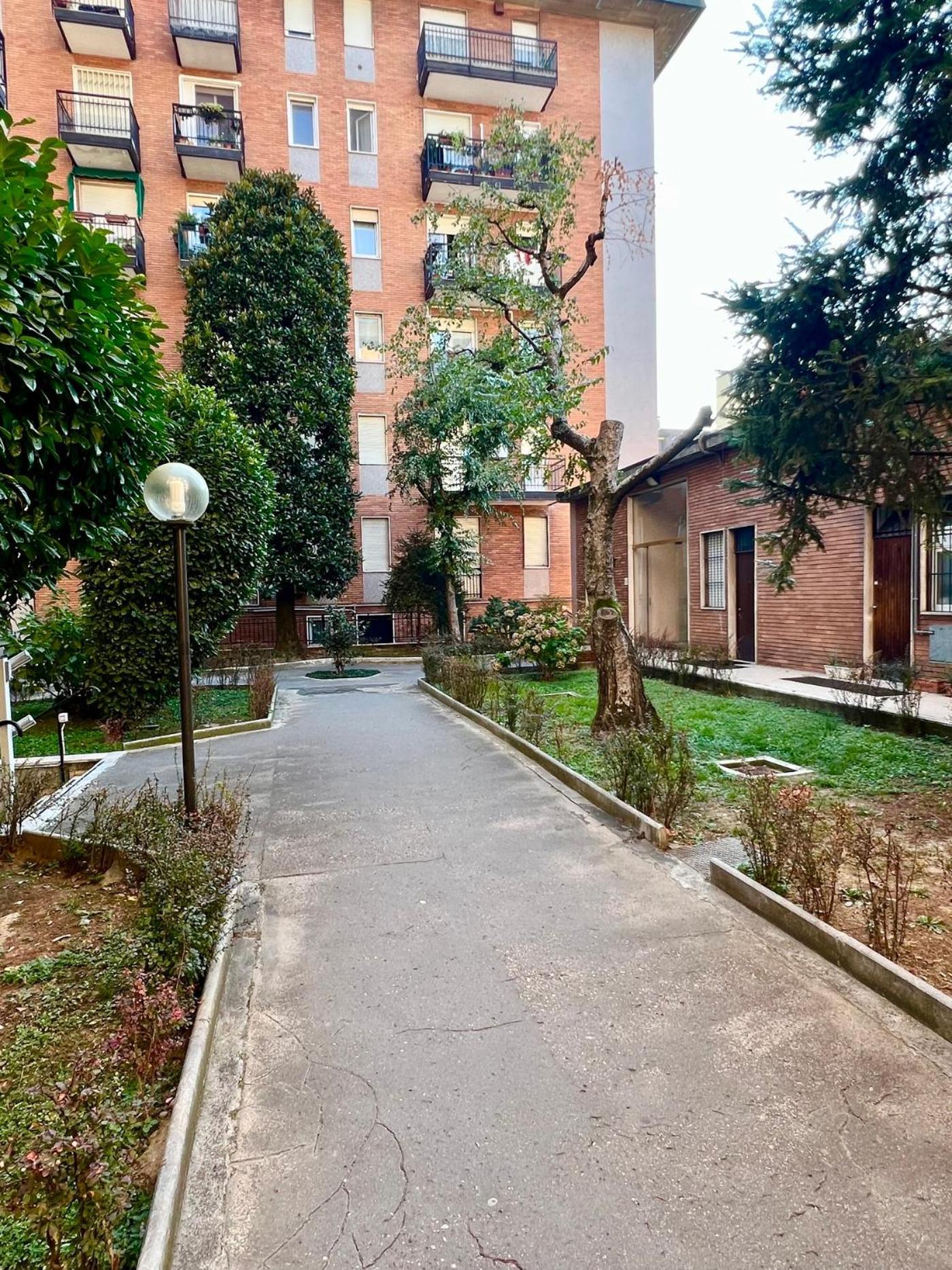 Moderno Ed Elegante Loft Con Balcone Apartment Milan Bagian luar foto