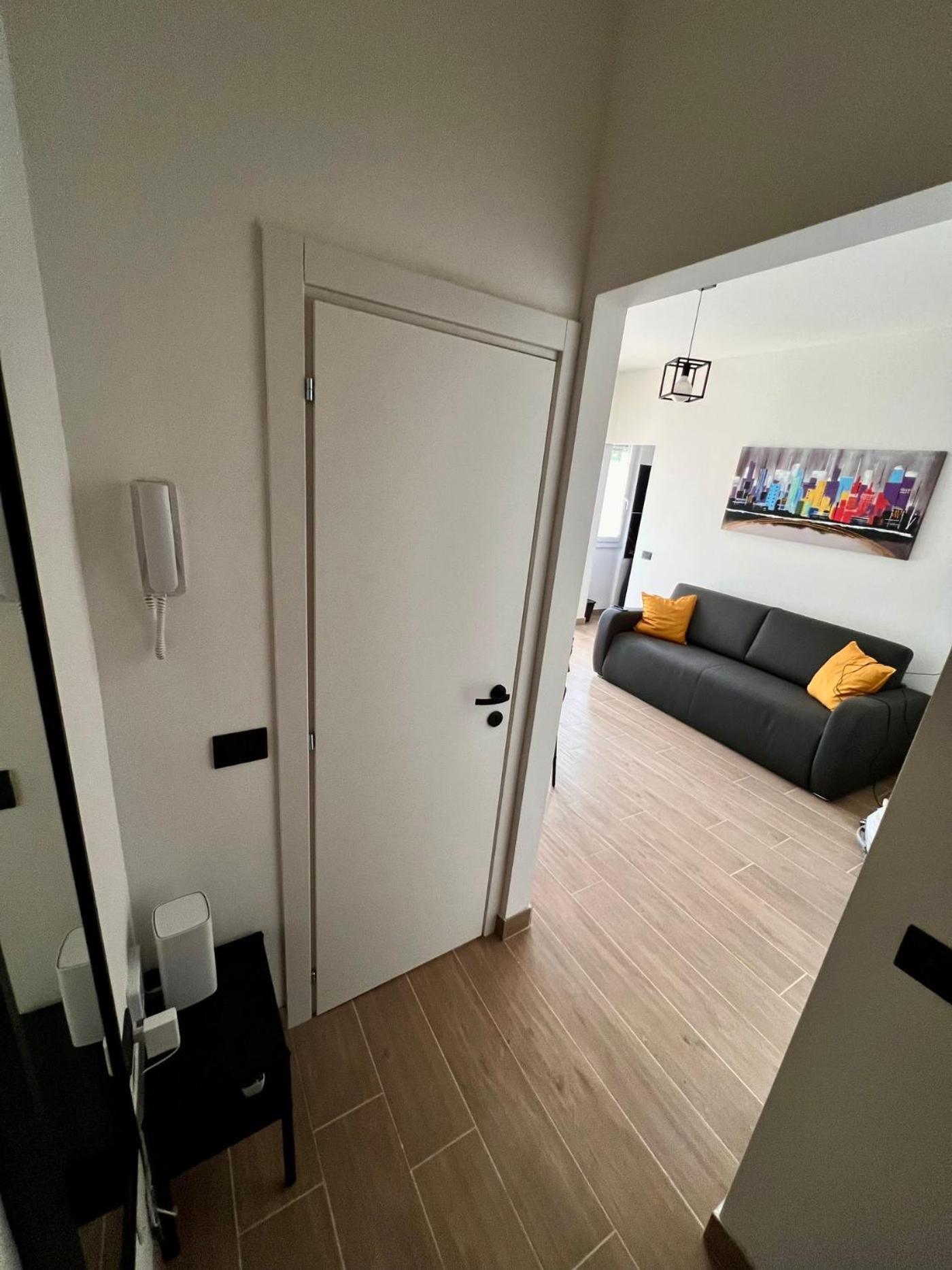 Moderno Ed Elegante Loft Con Balcone Apartment Milan Bagian luar foto