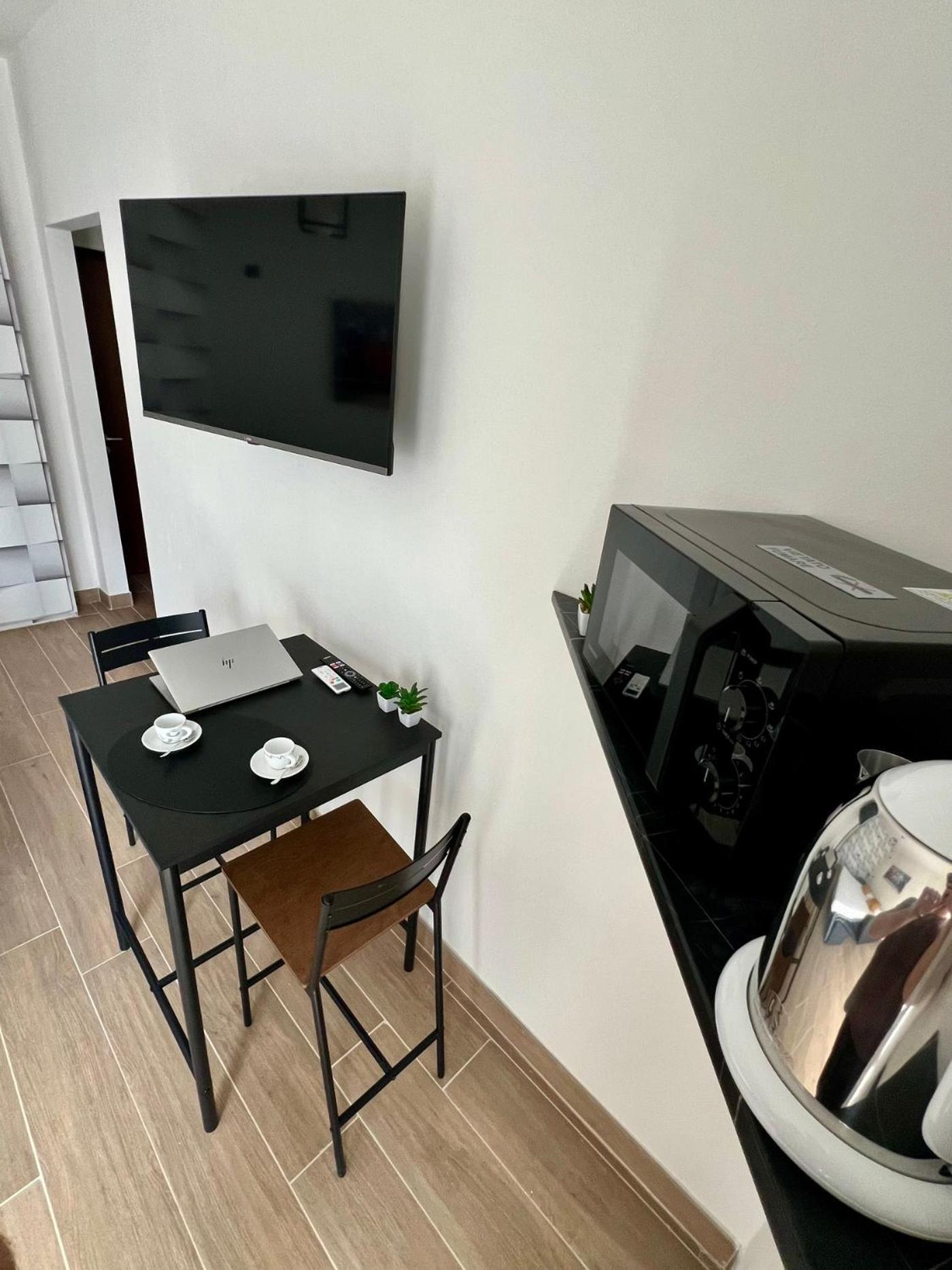 Moderno Ed Elegante Loft Con Balcone Apartment Milan Bagian luar foto
