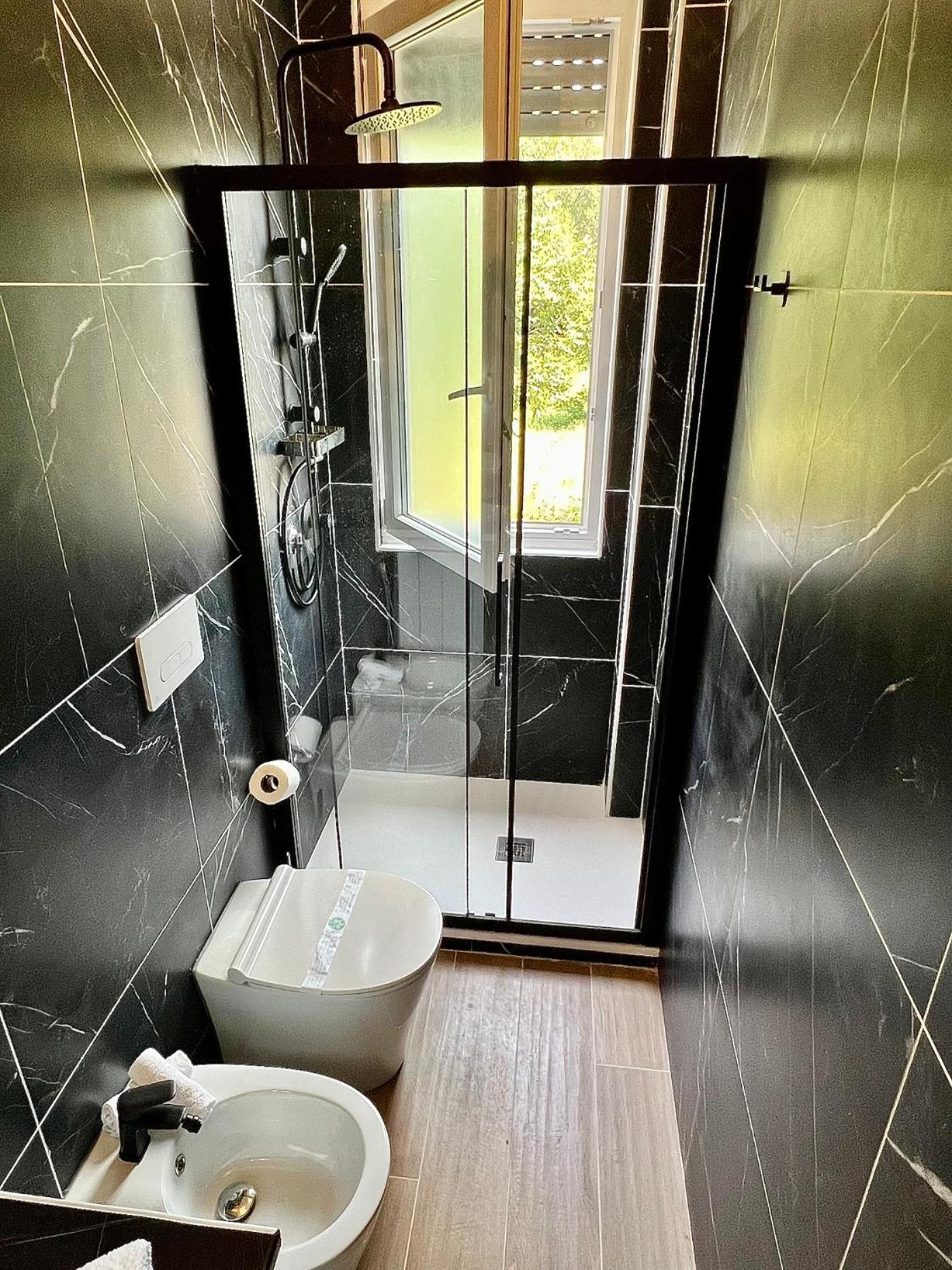Moderno Ed Elegante Loft Con Balcone Apartment Milan Bagian luar foto