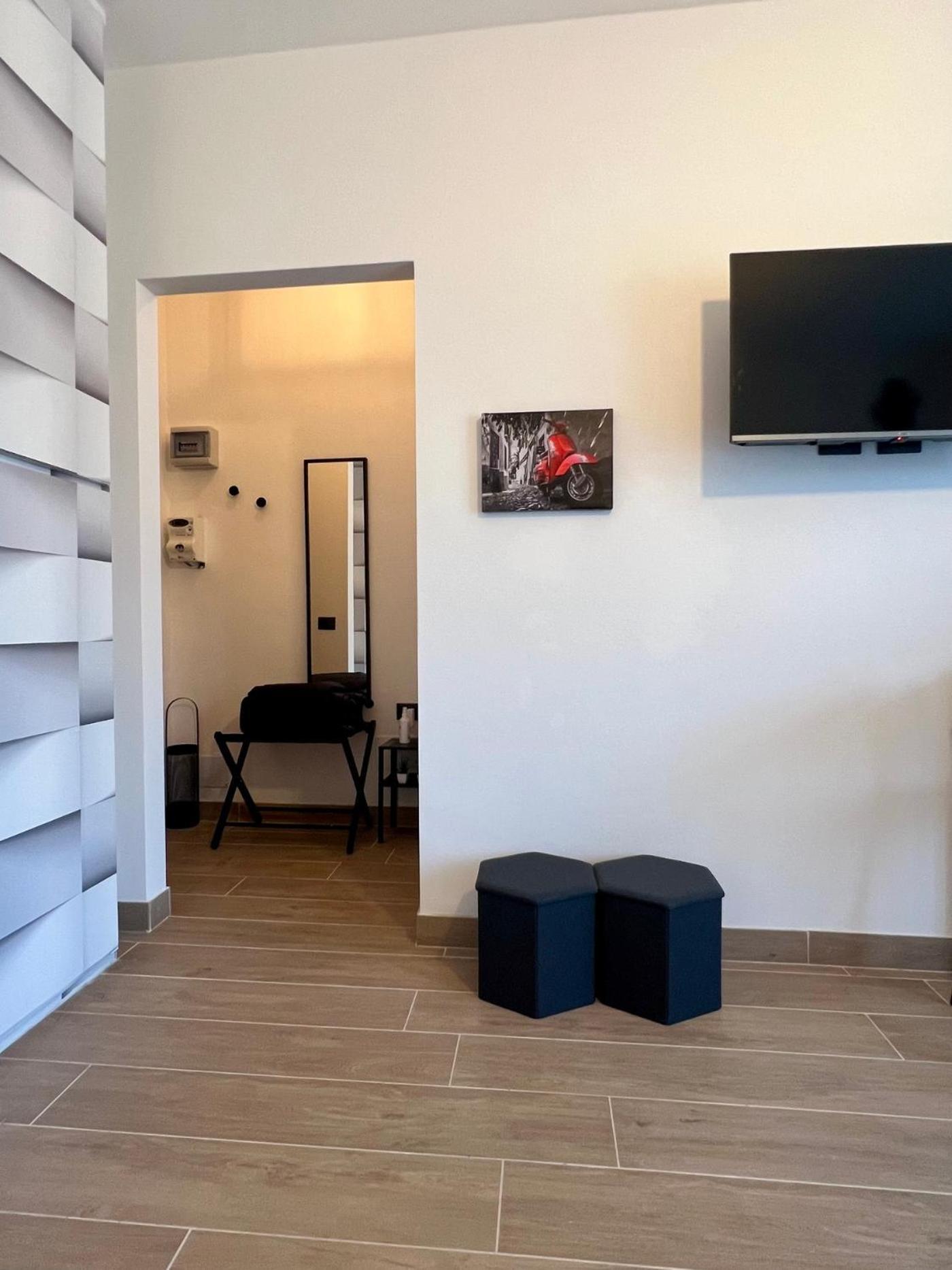 Moderno Ed Elegante Loft Con Balcone Apartment Milan Bagian luar foto