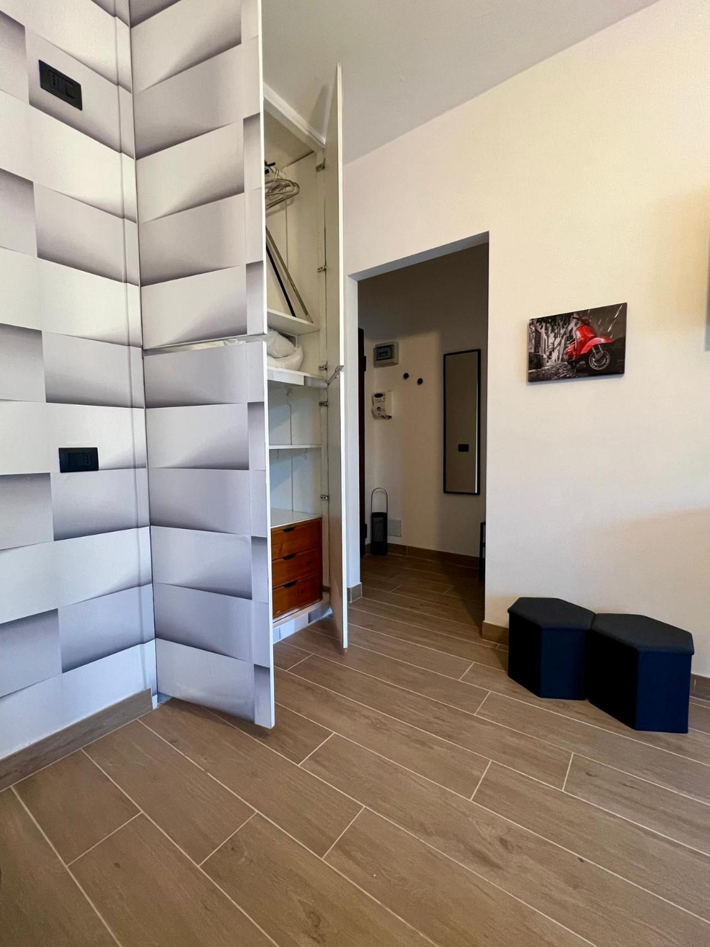 Moderno Ed Elegante Loft Con Balcone Apartment Milan Bagian luar foto