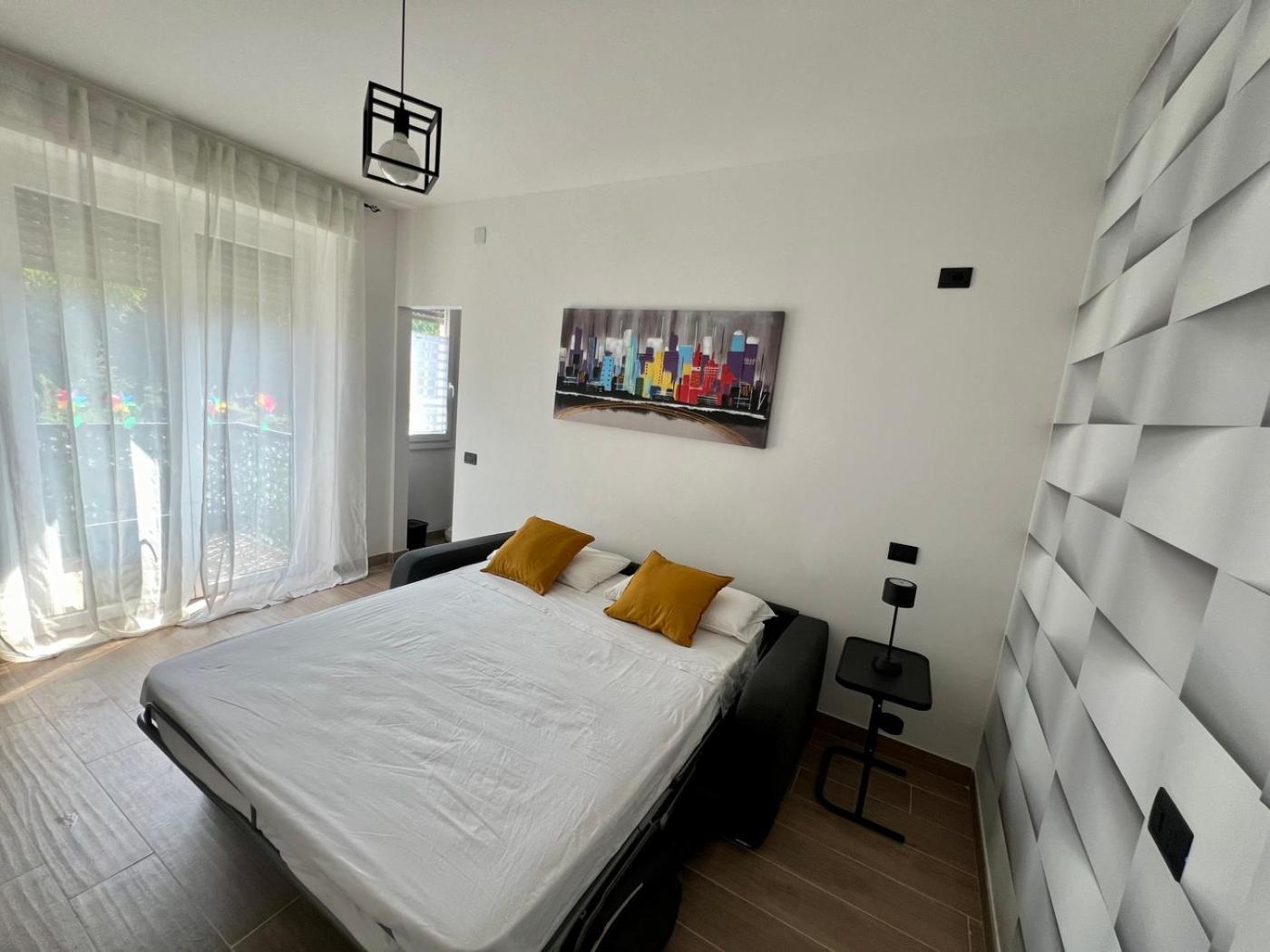 Moderno Ed Elegante Loft Con Balcone Apartment Milan Bagian luar foto